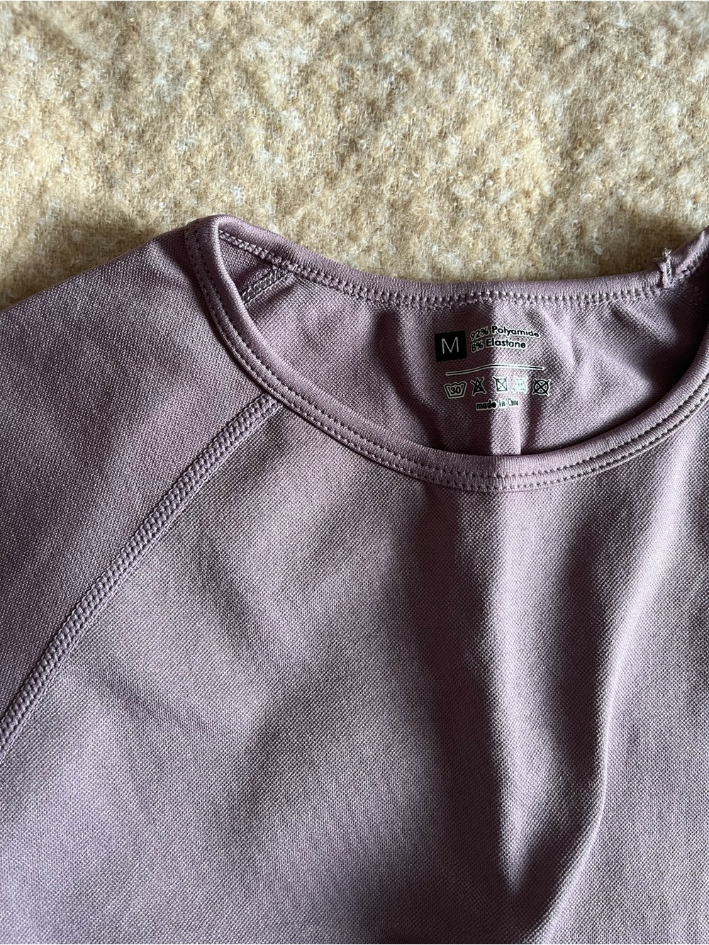 Workout top - Picture 2 of 4
